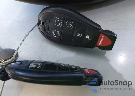 2012 Chrysler Town & Country Touring из США, поврежденный, VIN 2C4RC1BG1CR237654